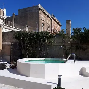 Dimora Charleston Parcheggio Privato In Loco Gratis 2*, Lecce Italia